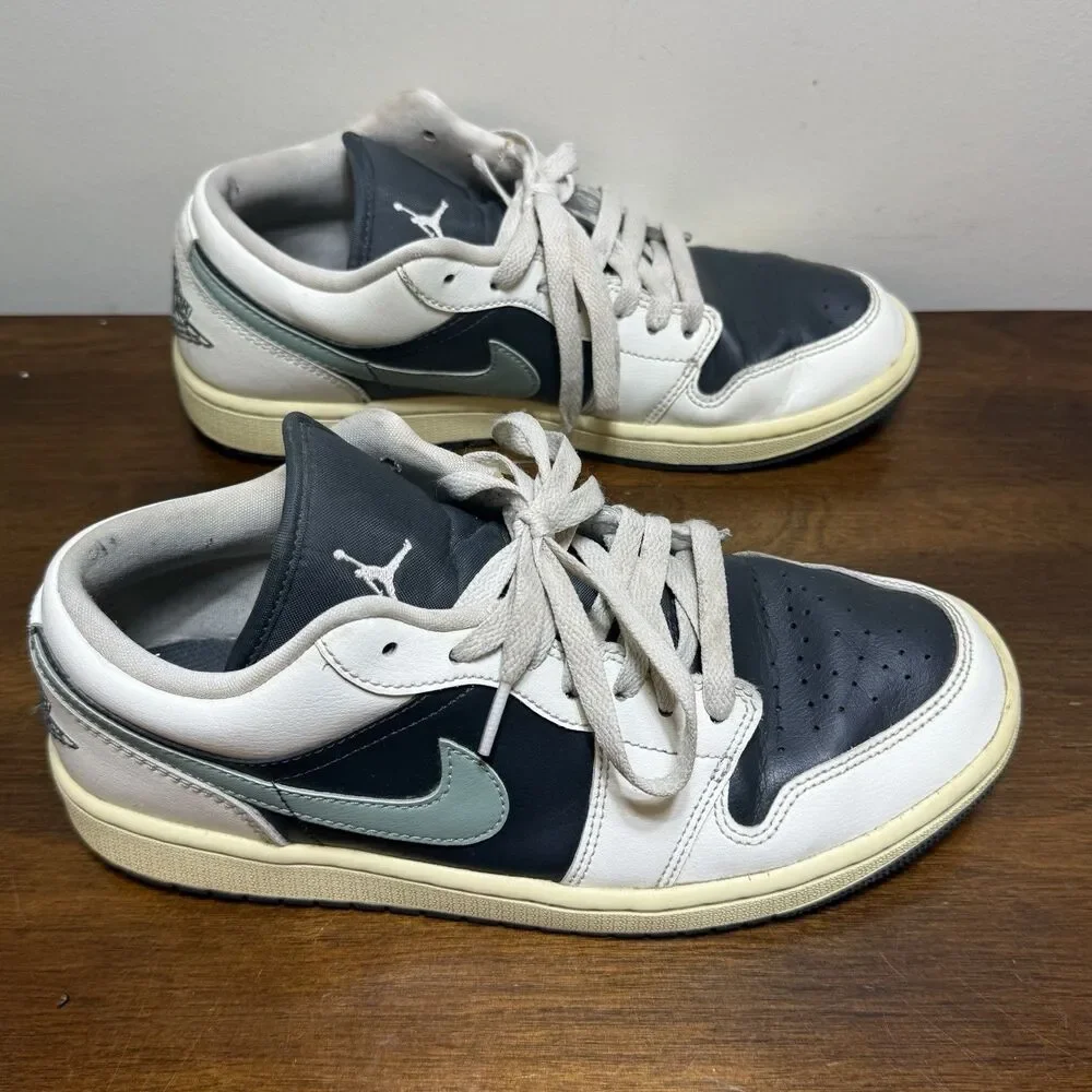 Air Jordan 1 Low Women’s Size 9.5 Anthracite / Jade Smoke Sail - Picture 8 of 10